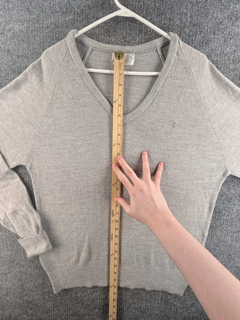 VTG Christian Dior Sweater Large Gray USA Pullover V-Neck Acrylic Logo Mens Knit